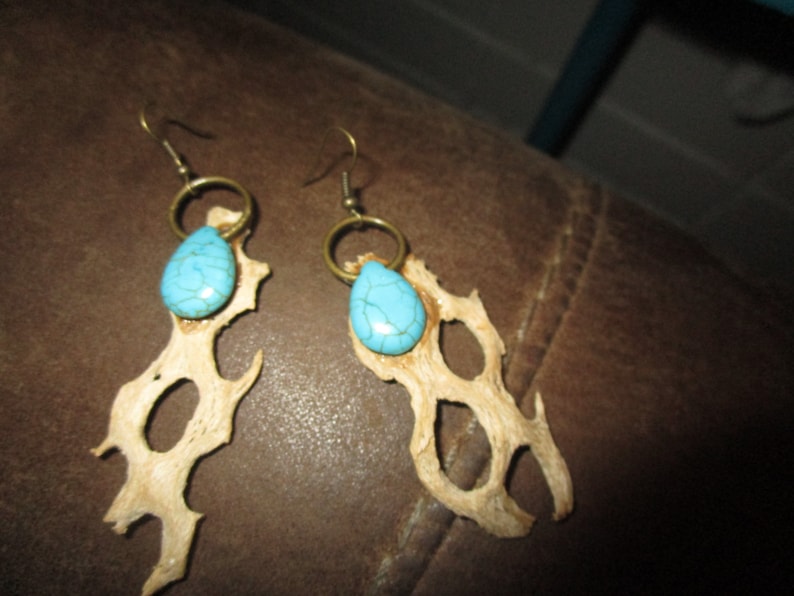 Handmade Cholla Cactus Wood Jewelry with Turquoise Teardrop Beads Necklace Earrings /& Ring Set