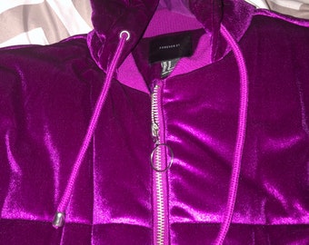 Magenta/Purple Forever 21 Fully Lined Quilted Velvet Jacket with Hood and Front Zipper Size Medium