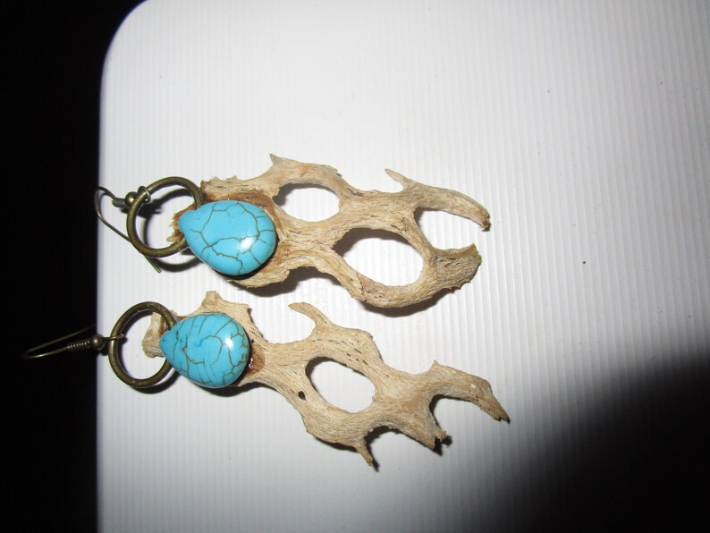 Handmade Cholla Cactus Wood Jewelry with Turquoise Teardrop Beads Necklace Earrings /& Ring Set
