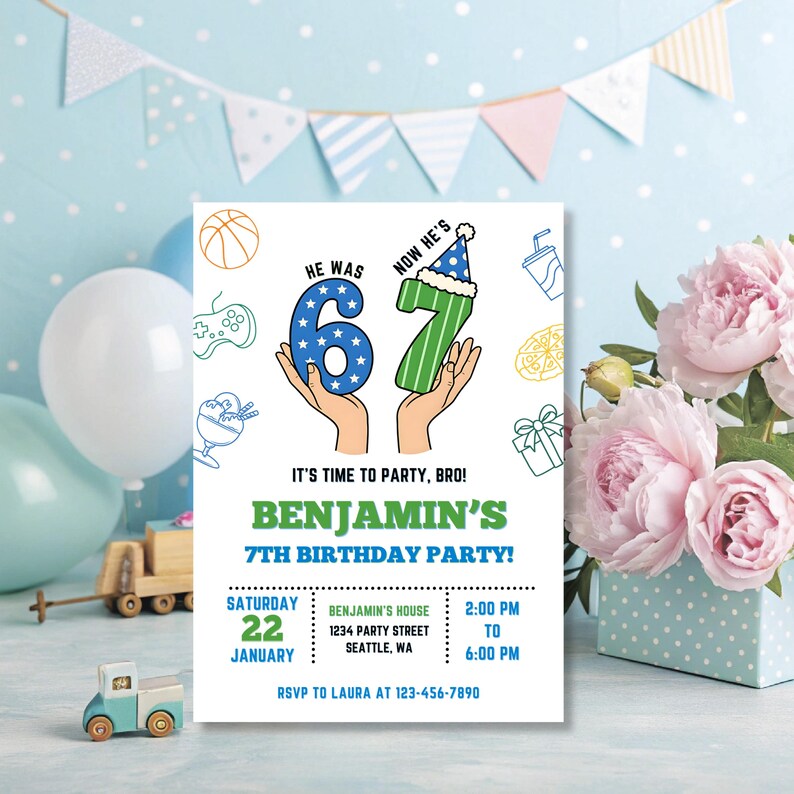 Puede incluir: Una invitaci&oacute;n de cumplea&ntilde;os con un tema azul y blanco. La invitaci&oacute;n presenta el texto "He was 67, Now He's 7" y "Benjamin's 7th Birthday Party!" Detalles adicionales incluyen la fecha, hora y lugar.