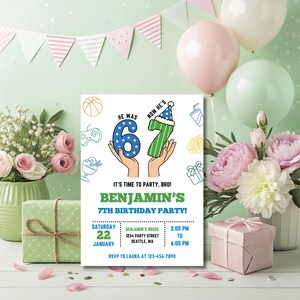Puede incluir: Una invitaci&oacute;n de cumplea&ntilde;os con el texto "Ten&iacute;a 6, ahora tiene 7". La invitaci&oacute;n incluye el texto "&iexcl;7&ordm; Cumplea&ntilde;os de Benjam&iacute;n!" y detalles de la fiesta. El fondo incluye globos, flores y regalos.