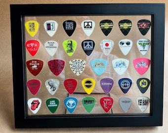 Combo 8" x 10" Bass/Regular Guitar Pick Display