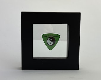 3" x 3" - Tri-Bass CLEAR/BLACK  Guitar Pick Display Frame
