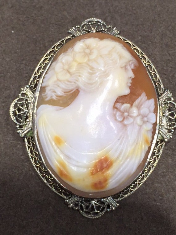 White gold vintage Cameo Brooch