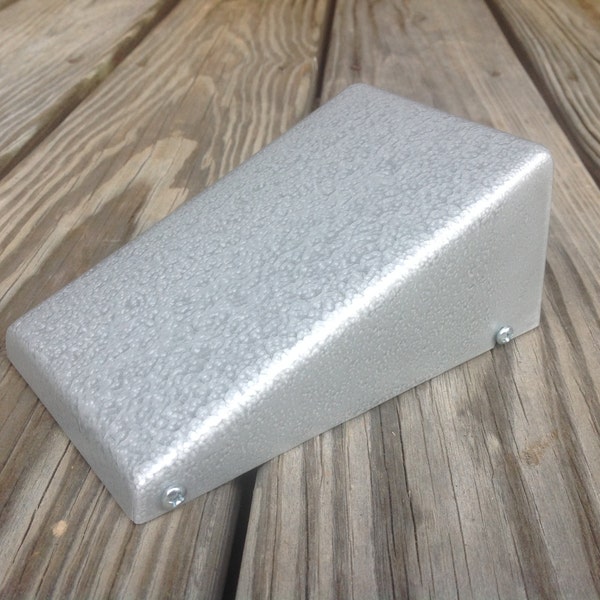 diy enclosure fuzz pedal vintage retro design UNPAINTED model FZ-1