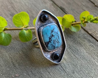 Kingman turquoise, black onyx, and sterling silver ring - size 8.75 - blue ring, artisan, bohemian, earthy, Southwest style, bold, textured