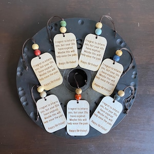 Étiquettes pour cadeaux de vin/bouteille, Étiquettes pour cadeaux d'anniversaire d'étape importante, Étiquettes pour cadeaux rigolotes, Étiquettes d'anniversaire, Anniversaire d'étape importante, Etiquettes pour cadeaux gravées, Etiquettes pour cadeaux en bois