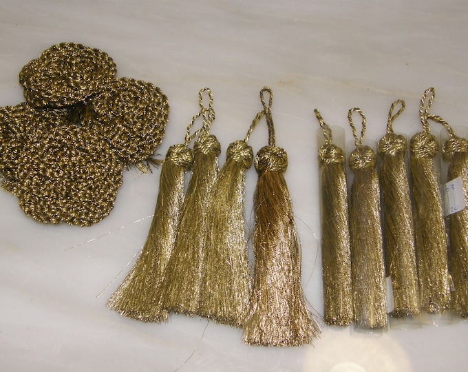 Gold Metallic Fiber Key Tassel with Rosette | 10cm-3.93 inches Tassel with 5cm-2 inches Rosette