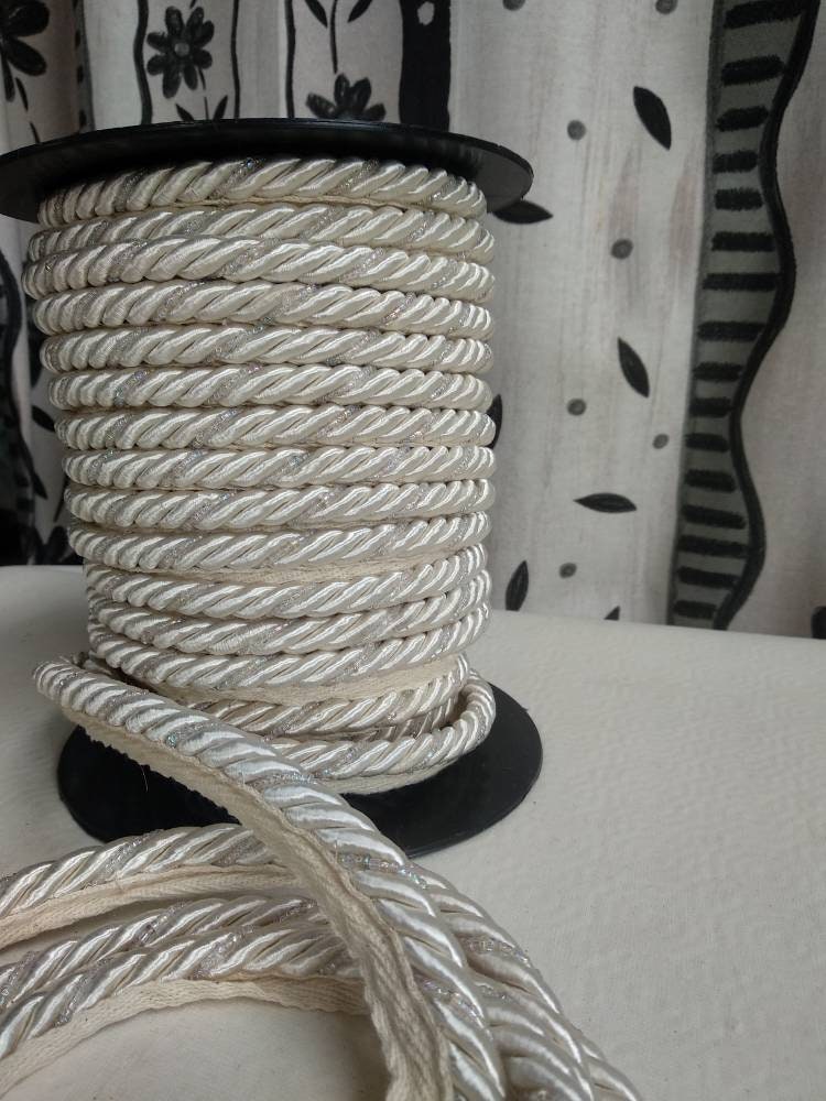 Offwhite Thick beaded Flanged Piping cord10mm 0.39 inches Flanged