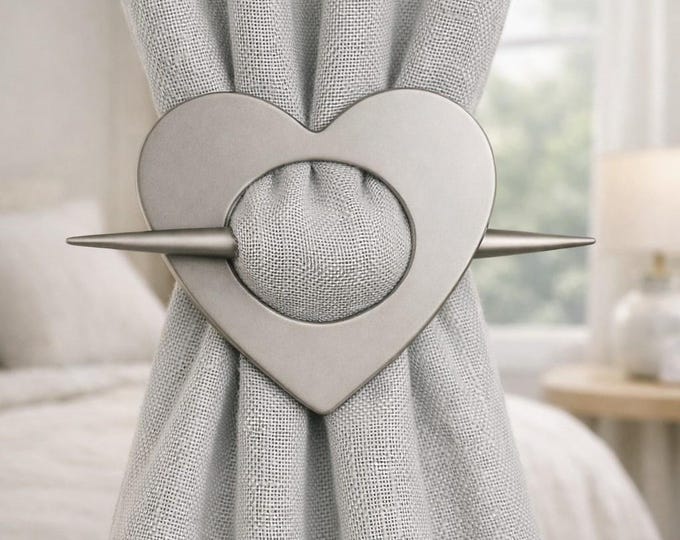 Set of 2 Modern Heart Curtain Tiebacks – Minimal Metallic Curtain Holdbacks – Decorative Window Drape Decor – Contemporary Home Style