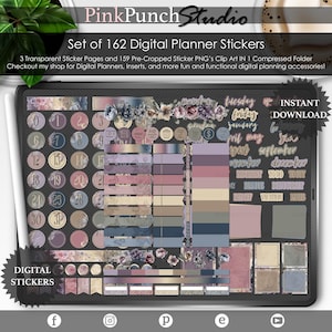Pode incluir: Um conjunto de 162 adesivos digitais para planejadores com designs florais em tons de rosa, roxo e azul. Os adesivos incluem números, dias da semana, meses e outros elementos essenciais para o planejamento. O texto "INSTANT DOWNLOAD" também está incluído.