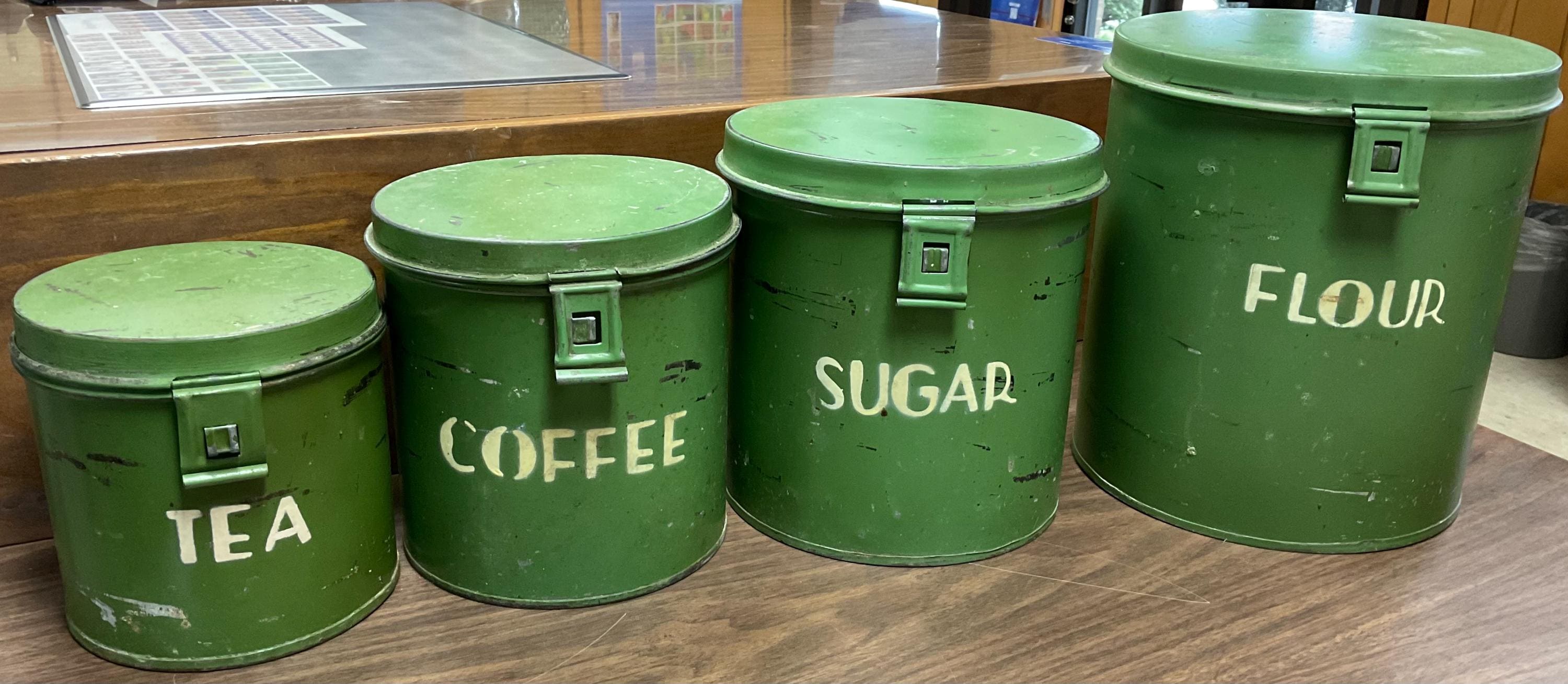 Cottage Farmhouse Vintage, Two's Company, Green Kitchen Large