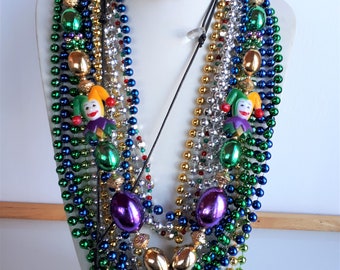 MYSTERY BOX Mardi Gras Beads Assortment Party SUPPLY home decorations Bead doubloons Necklace Assortments Throw Beads Carnival Fat Tuesday