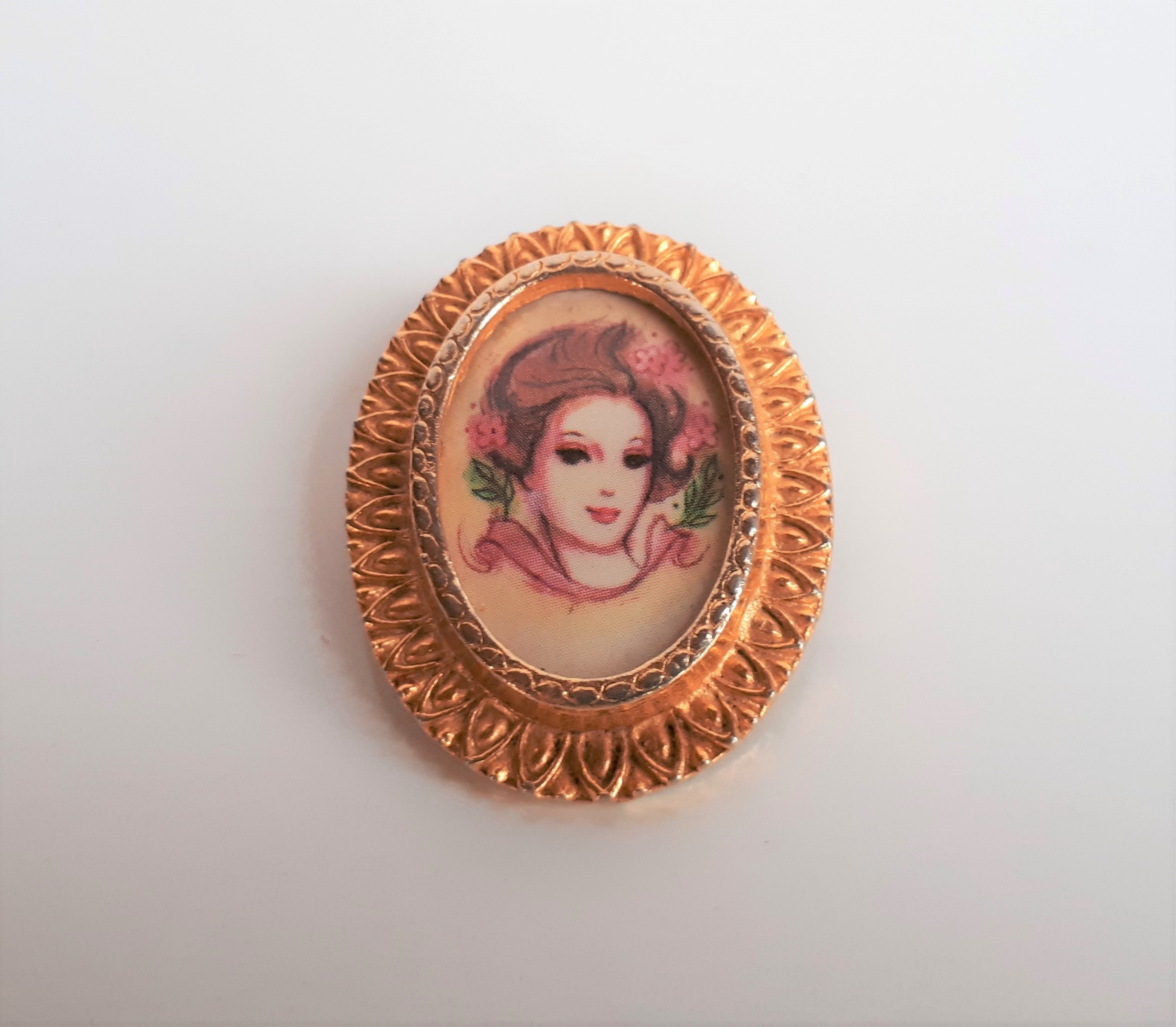 Broche Camée Ancienne Portrait De Femme - Plaqué Or, Laiton, Verre, Occasion