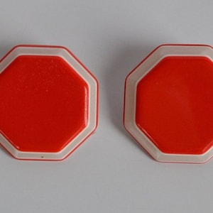 Vintage 70s red white clear lucite plastic layered octagon shape clip Earrings
