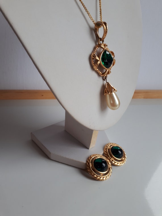 Vintage Swan SWAROVSKI jewelry set green resin go… - image 1
