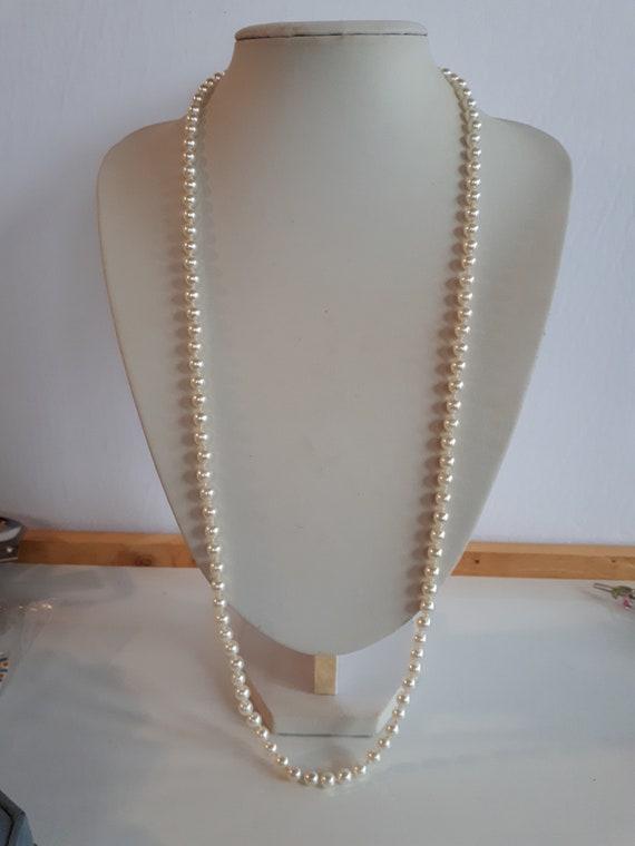 Gorgeous Vintage lustrous white glass faux pearl … - image 2