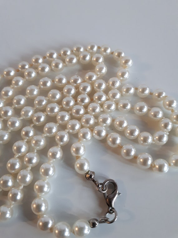 Gorgeous Vintage lustrous white glass faux pearl … - image 1