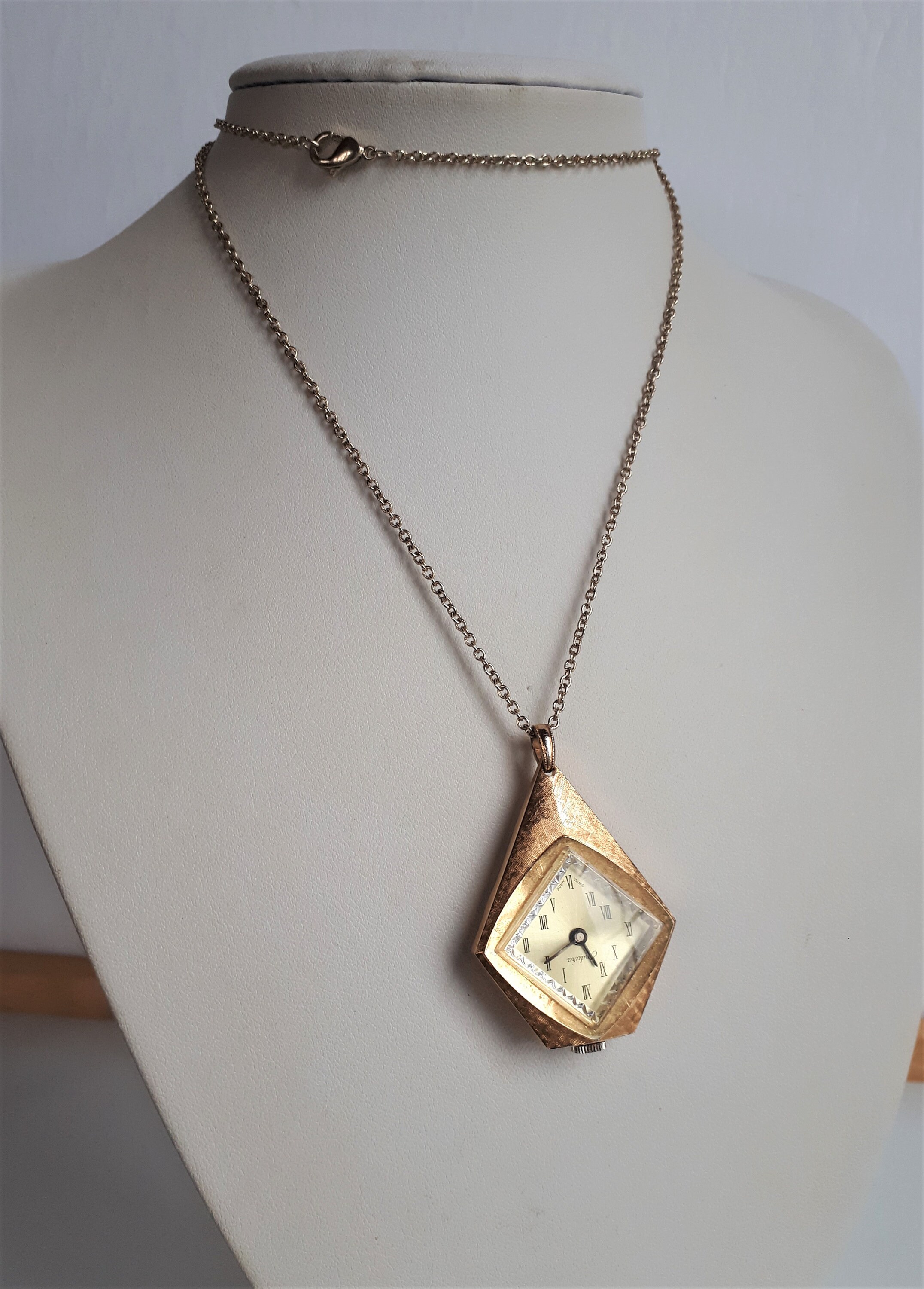 Vintage Swiss Made Lenga De Luxe Women\'s Mechanical Pendant Watch Vintage Swiss Made Pendant Watch - Etsy main image 4