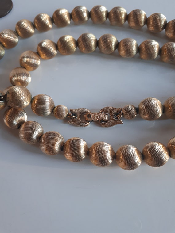 Collier De Perles Vintage Monet Avec Fermoir Doré - Bijou Rétro Occasion
