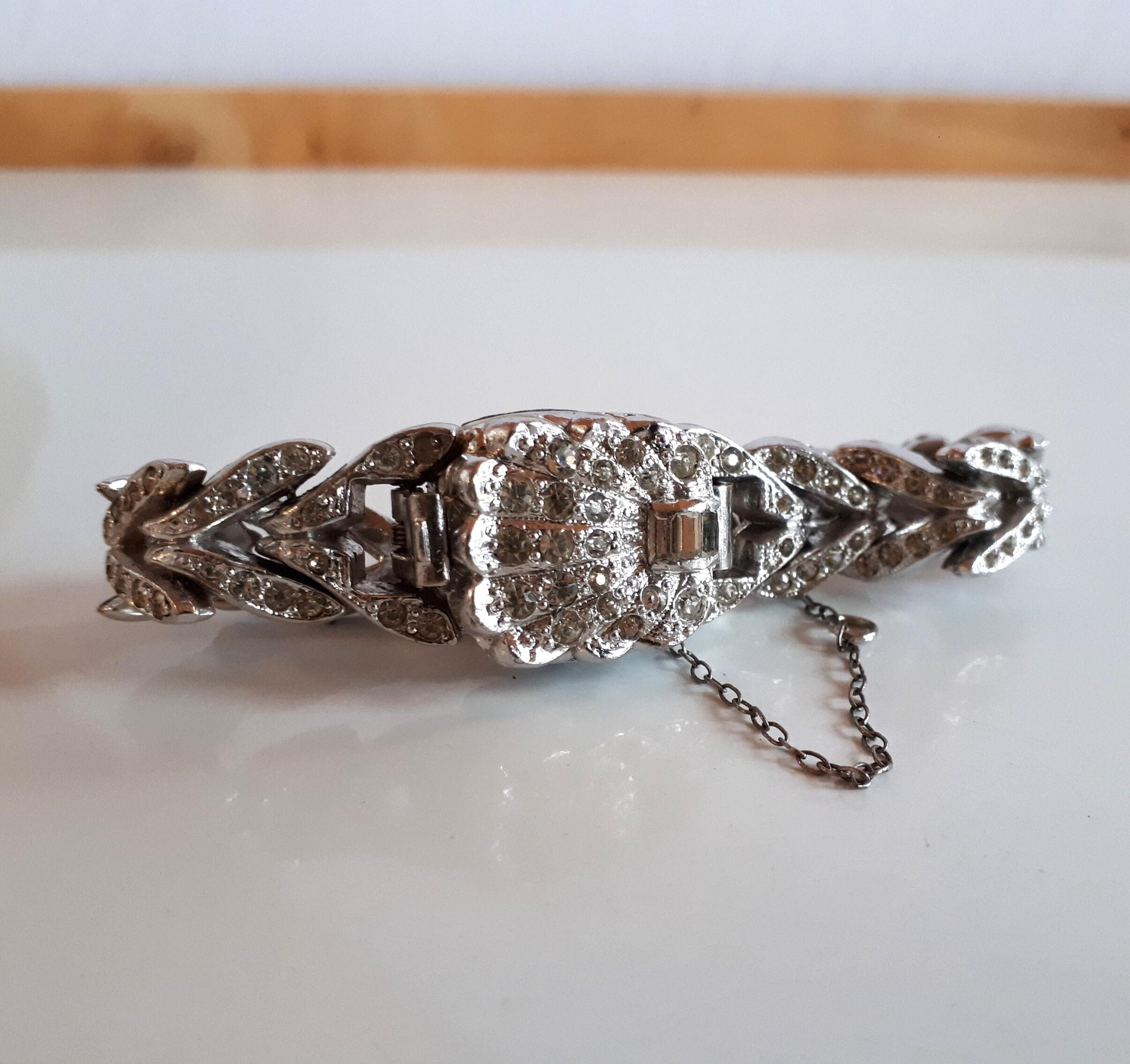 Art Deco Rhinestone Clam Shell Watch Bracelet, FLUVA GENEVE  display picture 2