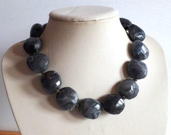 Chunky vintage Retro marbled gray black white plastic resin beaded choker necklace irregular beads