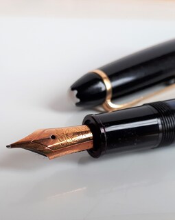 Montblanc Meisterstuck No. 146 Fountain Pen 4810 14K 585 Gold Nib