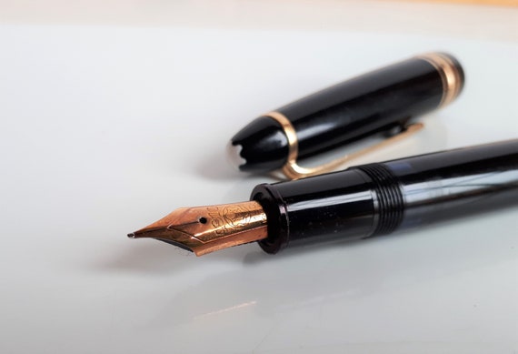 Montblanc Meisterstuck No. 146 Fountain Pen 4810 14K 585 Gold Nib