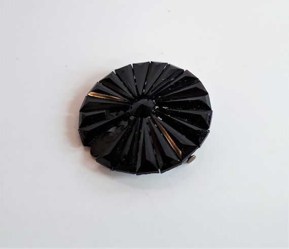 ANTIQUE VICTORIAN hand carved Whitby jet flower c… - image 2