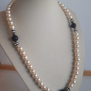 chic Vintage lustrous white faux pearl black silver beads accent station beaded necklace