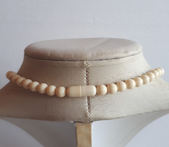 late ART DECO cream galalith old plastic beaded c… - image 3