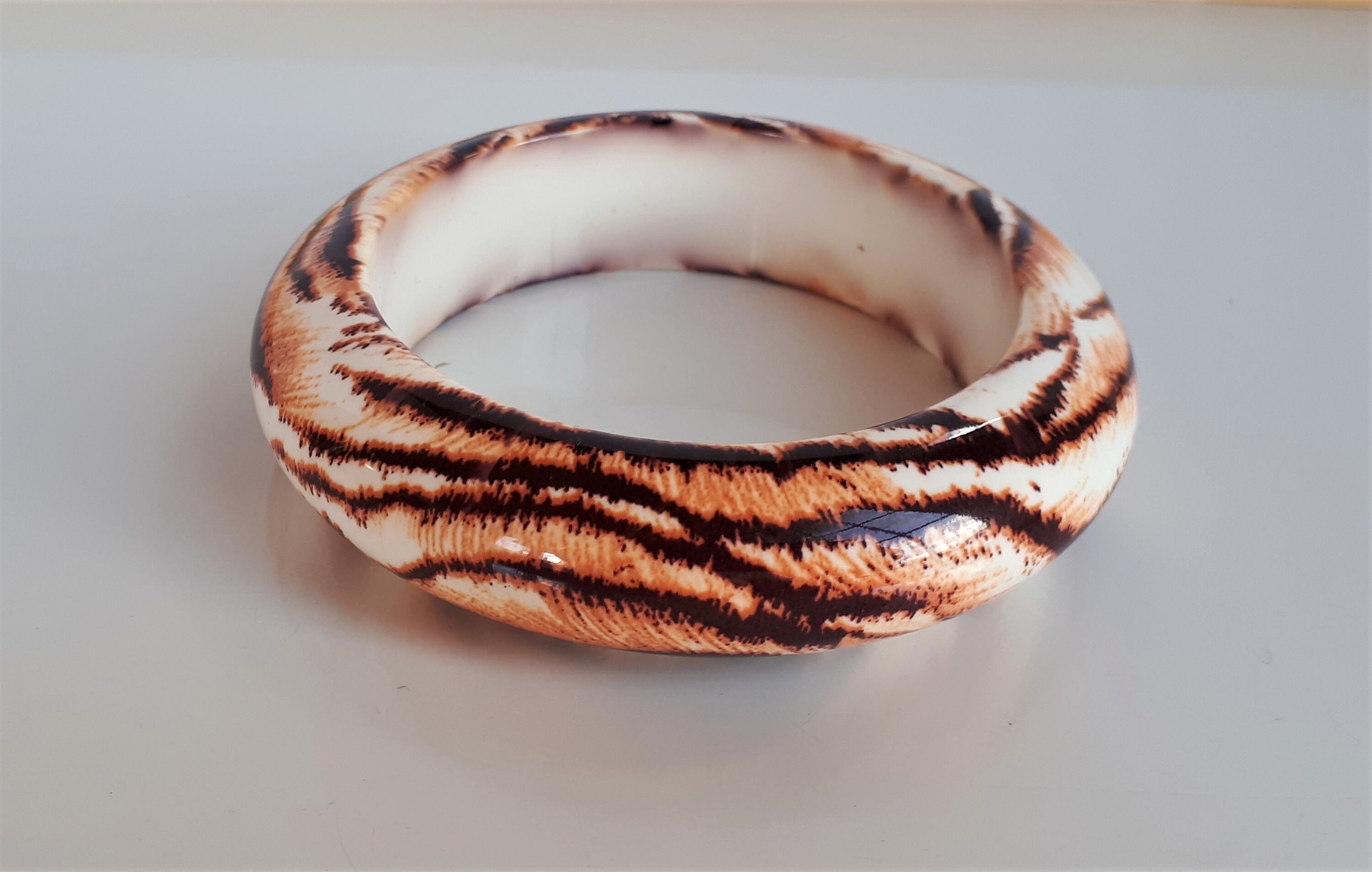 Plastic animal bracelets shop
