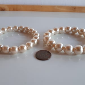 Lot set 2 pcs chunky white faux glass pearl beaded stretch bracelet