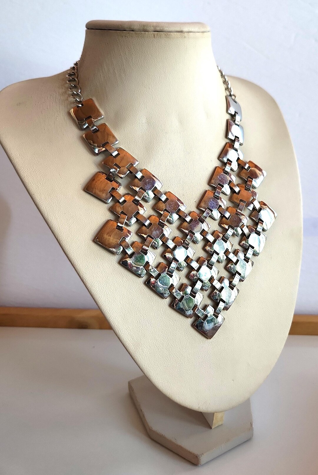 Collier Plastron Vintage Strass Cascade – Métal Doré – Occasion, Bon état