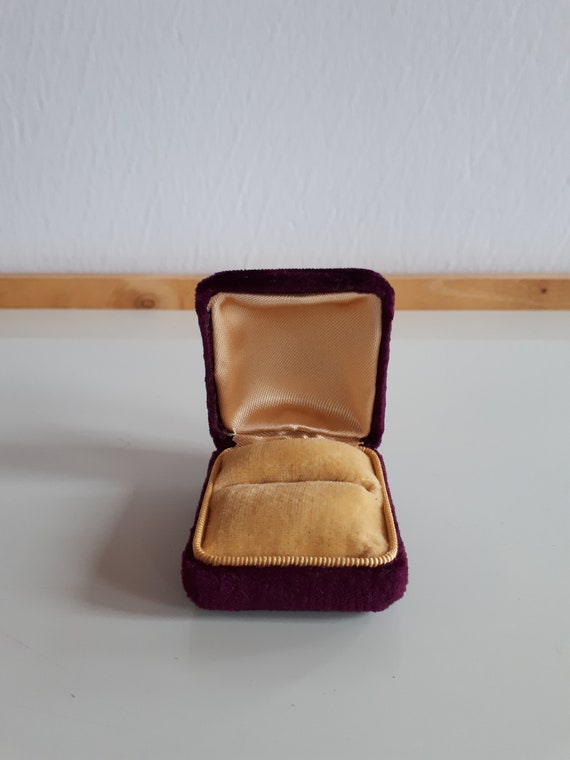 Antique Victorian jewelry box for engagement ring or … Gem