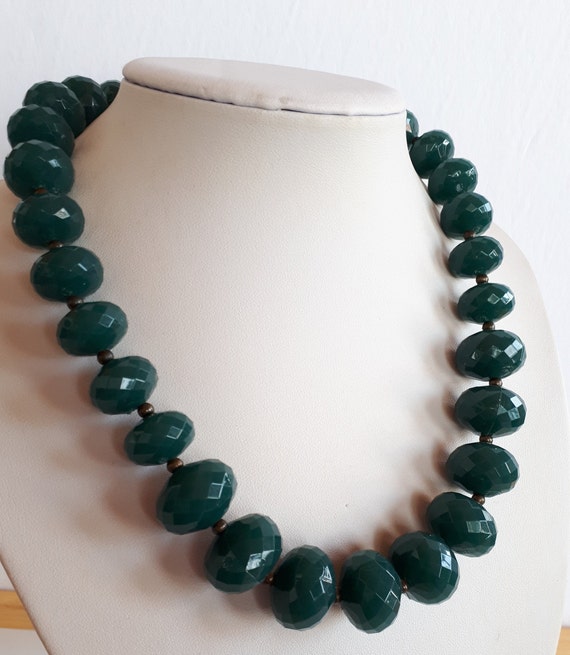 Avon nr shop necklace