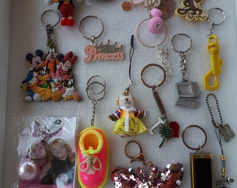 large lot 15 pcs vintage key ring keychain purse charm mixed material kids Disney and other theme wear or craft