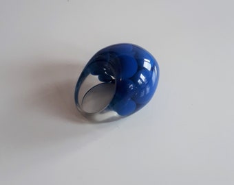 SOBRAL statement clear transparent embedded blue bubbles lucite plastic high domed ring size 5.5