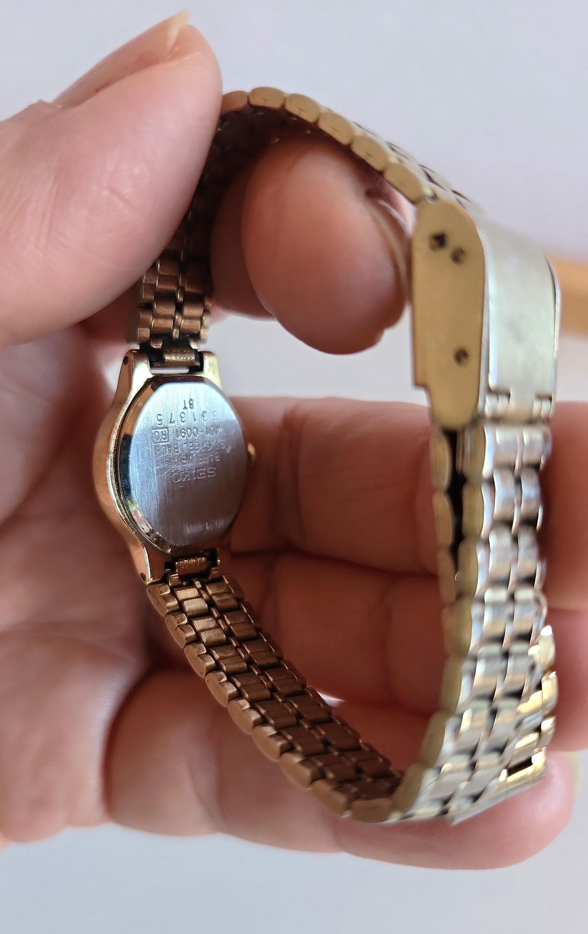 SEIKO クォーツ腕時計 ゴールド メッシュ Vintage Seiko Gold Tone Quartz Watch With Mesh Bracelet NEED