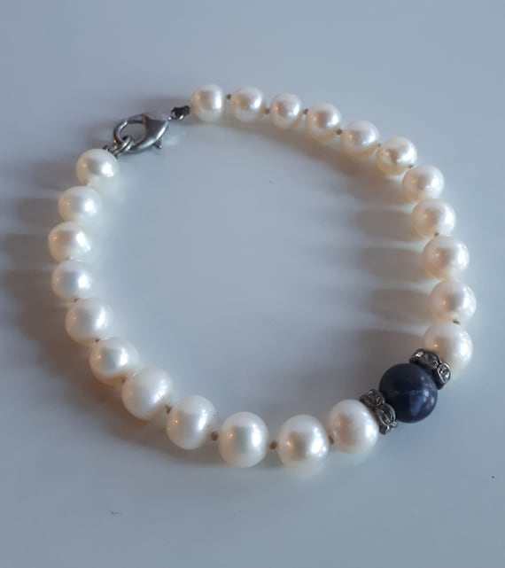 Genuine white freshwater pearl beaded hand knotte… - image 1