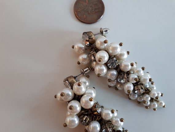 STATEMENT Vintage cascading grape beaded white fa… - image 7