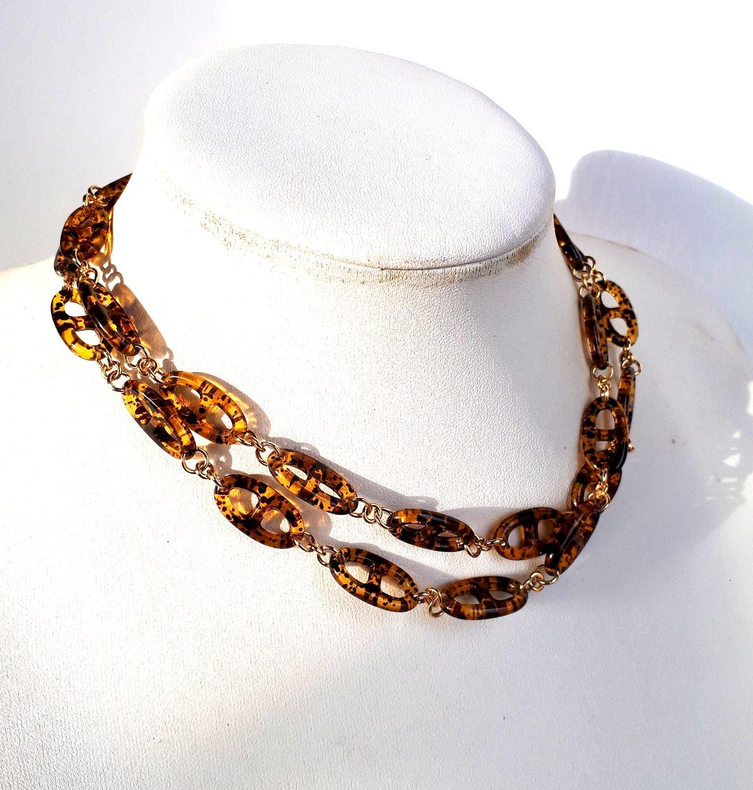 Collier Ancien En Résine Ou Plastique - Style Vintage - Occasion