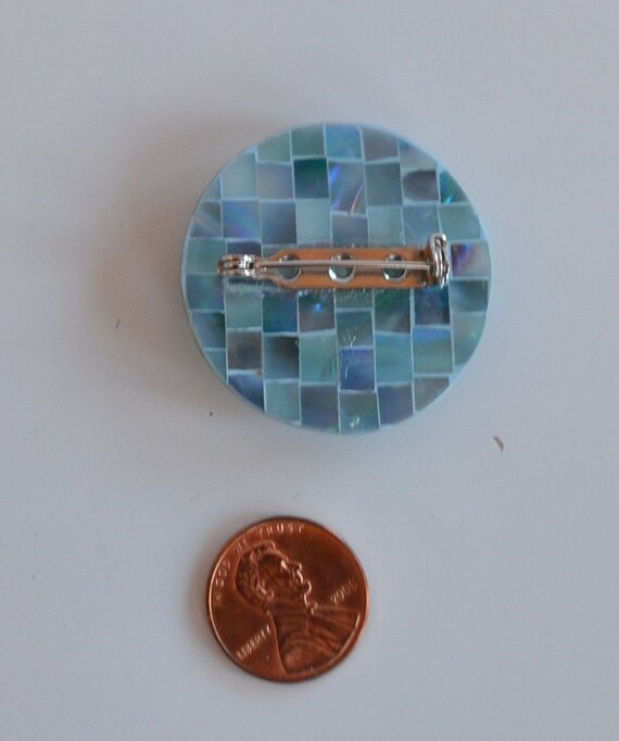 Broche Ancienne En Mosaïque De Nacre Bleue Sur Argent Massif 925 – Occasion Très Bon état