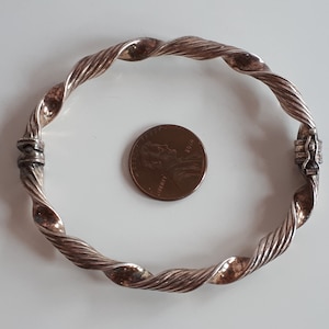 Superb Vintage Italien Sterling Silber 925 ovales Scharnier Armreif mit gedrehtem Seil Design