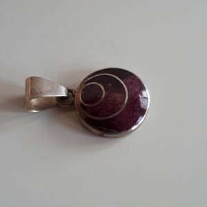 Dainty vintage purple stone or shell inlay silver 950 circle pendant or charm