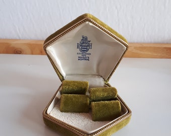 Antique Victorian RH Hemsley&#39;s Montreal green velvet and satin pentagon jewelry box for cufflinks empty