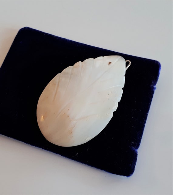 Big Vintage hand carved mother of pearl MOP leaf … - image 2