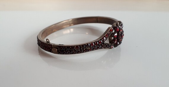 Antique Bohemian Garnet Hinged Bangle with Star F… - image 4