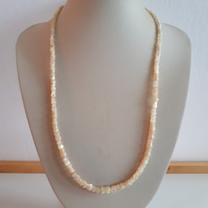 Vintage 50s Hawaiian carved tulip flower Mother of pearl MOP shell graduated necklace