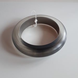 Vintage deadstock brillante texturizado claro transparente con pulsera de brazaletes de plástico lucite de color plateado